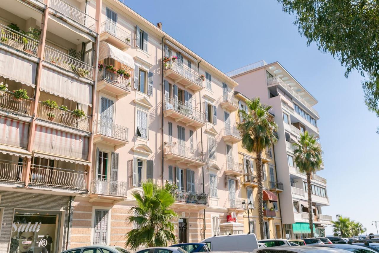 Ventimiglia City Center With Sea View Exterior photo
